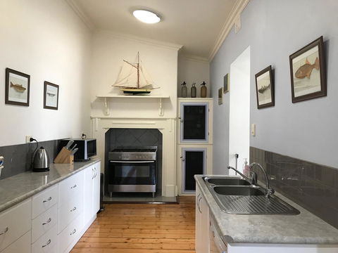 Armadale House - Kingscote - Accommodation Guide 7
