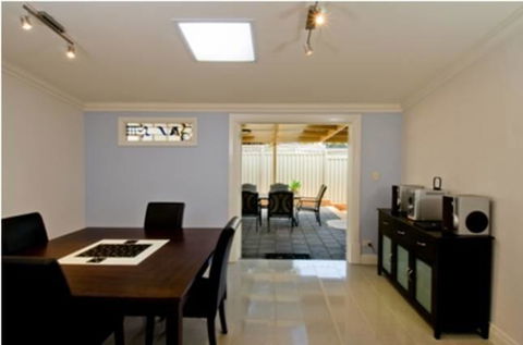 Armadale House - Kingscote - Accommodation Guide 2