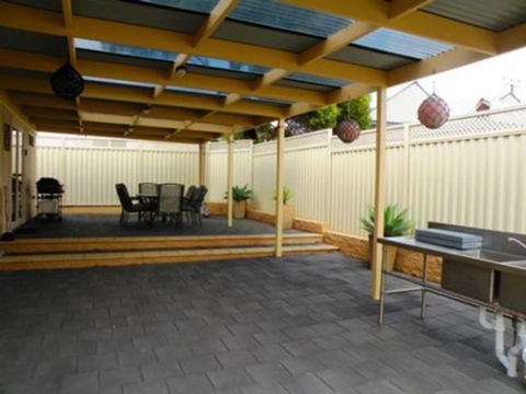 Armadale House - Kingscote - Accommodation Guide 6