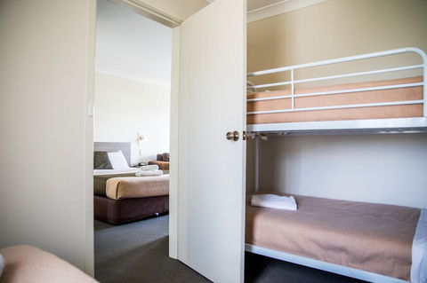 Lilac City Motor Inn & Steakhouse - Accommodation Asia 20