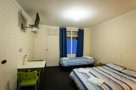 The Anglers Inn - Accommodation Guide 9