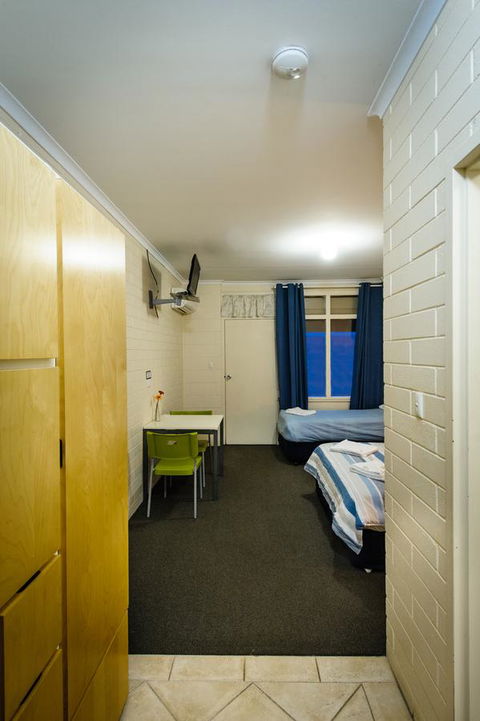 The Anglers Inn - Accommodation Guide 10