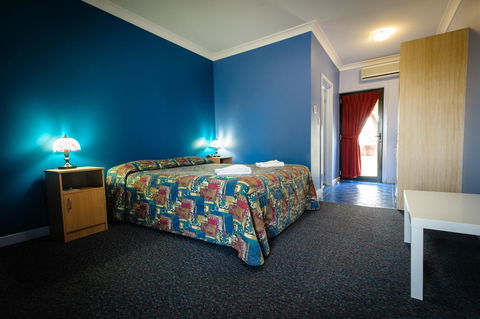 The Anglers Inn - Accommodation Guide 6