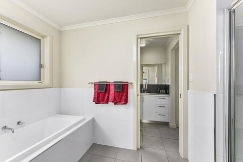 City Fringe Apartment - Accommodation Asia 8