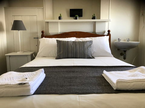 Cornwall Hotel - Accommodation Asia 0