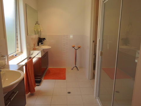 Sanctuary In The Valley - Accommodation Asia 24