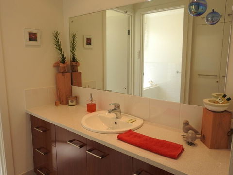 Sanctuary In The Valley - Accommodation Asia 15