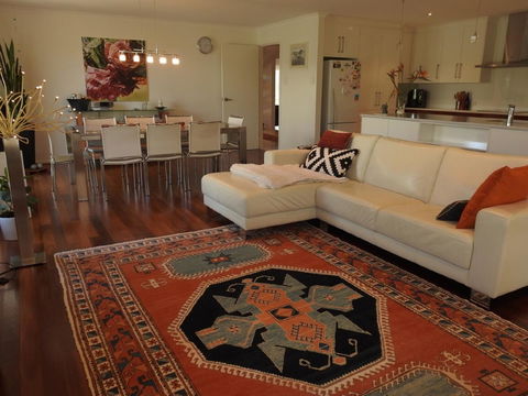 Sanctuary In The Valley - Accommodation Asia 20