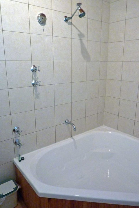 Coonawarra Place Motor Inn - Accommodation Asia 10