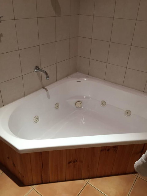 Coonawarra Place Motor Inn - Accommodation Asia 15