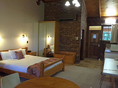 Coonawarra Place Motor Inn - Accommodation Asia 32