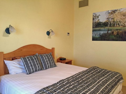 Coonawarra Place Motor Inn - Accommodation Asia 2