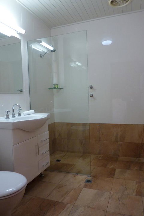 Coonawarra Place Motor Inn - Accommodation Asia 13