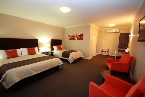 Sundowner Motel Hotel - Accommodation Asia 3