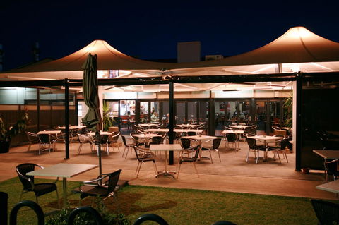 Sundowner Motel Hotel - Accommodation Asia 0