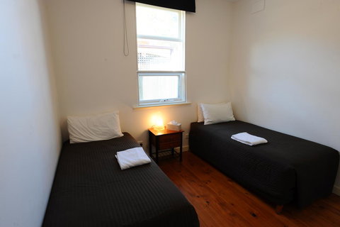 Glenelg Holiday Apartments-Ellis - Accommodation Asia 9