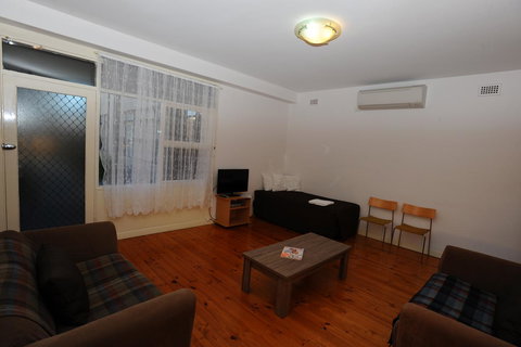 Glenelg Holiday Apartments-Ellis - Accommodation Asia 7