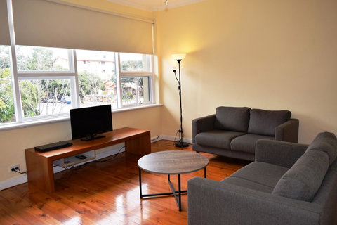 Glenelg Holiday Apartments-Ellis - Accommodation Asia 5