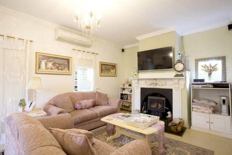 Jasmine\'s Barossa Valley Cottage - Accommodation Guide 16