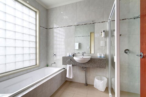 Strath Motel - Accommodation Asia 16