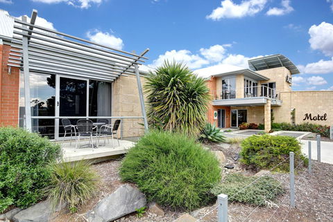 Strath Motel - Accommodation Asia 23