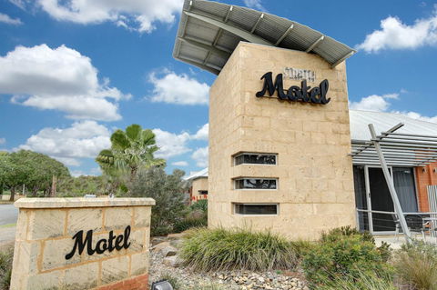 Strath Motel - Accommodation Asia 1