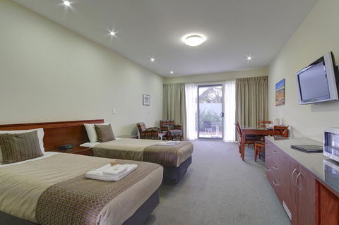 Strath Motel - Accommodation Asia 2