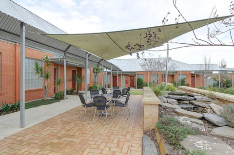 Strath Motel - Accommodation Asia 0