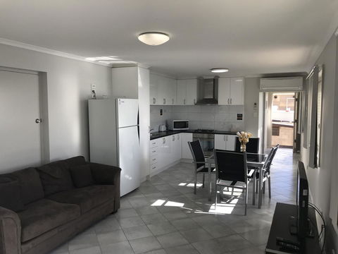 Beachside & Jetty View Apartment 6 - Captain\'s Apt - Accommodation Asia 17