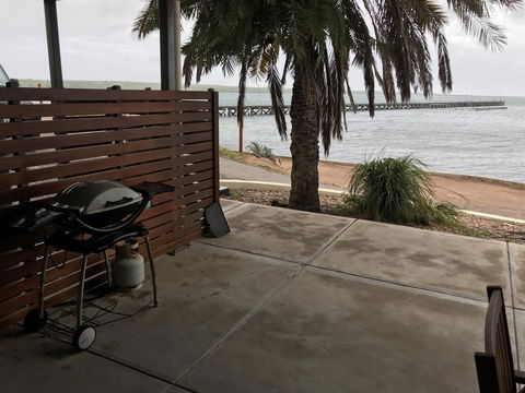 Beachside & Jetty View Apartment 6 - Captain\'s Apt - Accommodation Asia 26