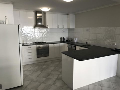 Beachside & Jetty View Apartment 6 - Captain\'s Apt - Accommodation Asia 33