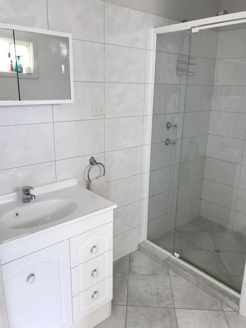 Beachside & Jetty View Apartment 6 - Captain\'s Apt - Accommodation Asia 21
