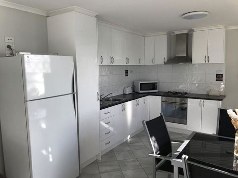 Beachside & Jetty View Apartment 6 - Captain\'s Apt - Accommodation Asia 19