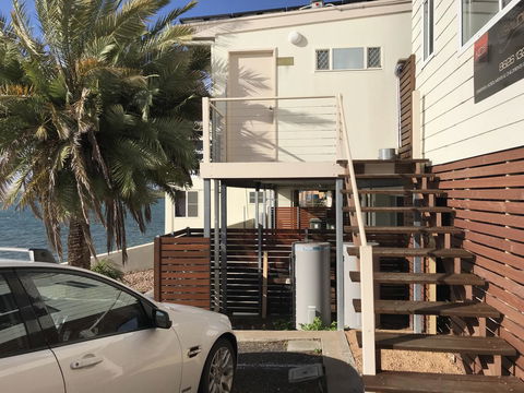 Beachside & Jetty View Apartment 6 - Captain\'s Apt - Accommodation Asia 35