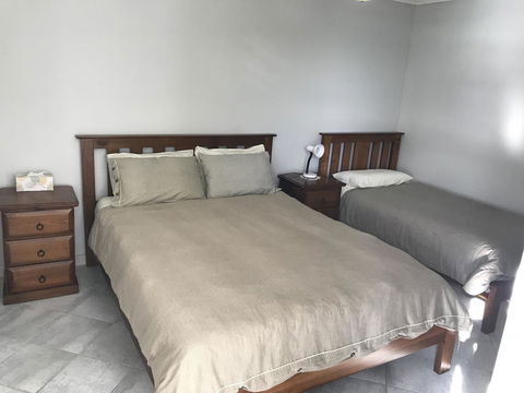 Beachside & Jetty View Apartment 6 - Captain\'s Apt - Accommodation Asia 25