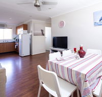 Aurora Holiday Apartment West Beach - Accommodation Asia