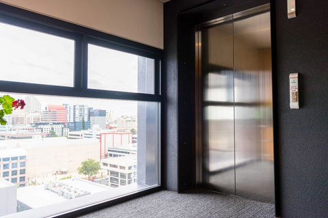 Modern 2 Bedroom+WIFI/Netflix/Parking+Great Views! - Accommodation Asia 10