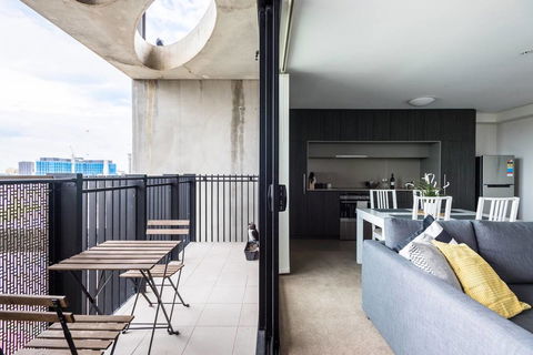 Modern 2 Bedroom+WIFI/Netflix/Parking+Great Views! - Accommodation Asia 2