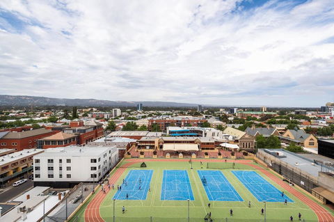 Modern 2 Bedroom+WIFI/Netflix/Parking+Great Views! - Accommodation Asia 24
