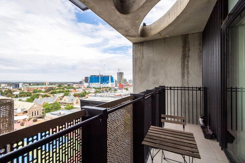 Modern 2 Bedroom+WIFI/Netflix/Parking+Great Views! - Accommodation Asia 20