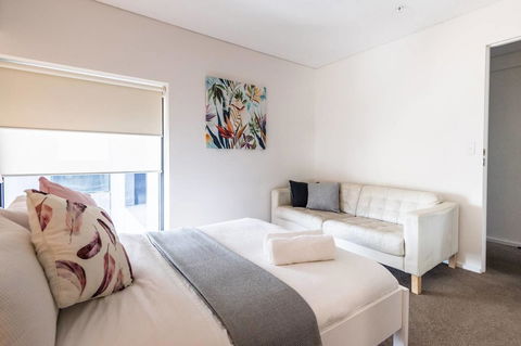 Modern 2 Bedroom+WIFI/Netflix/Parking+Great Views! - Accommodation Asia 25