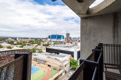 Modern 2 Bedroom+WIFI/Netflix/Parking+Great Views! - Accommodation Asia 7