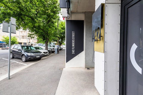 Modern 2 Bedroom+WIFI/Netflix/Parking+Great Views! - Accommodation Asia 21