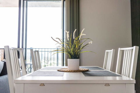 Modern 2 Bedroom+WIFI/Netflix/Parking+Great Views! - Accommodation Asia 30