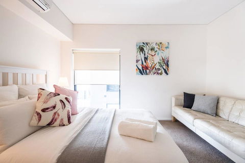 Modern 2 Bedroom+WIFI/Netflix/Parking+Great Views! - Accommodation Asia 6