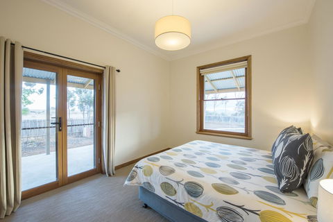 Flinders Bush Retreats - Accommodation Asia 0
