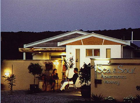 Sea & Soul Beachside Apartments - Accommodation Asia 6