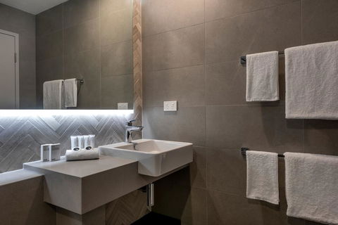 The Adnate Perth - Art Series - Accommodation Guide 21