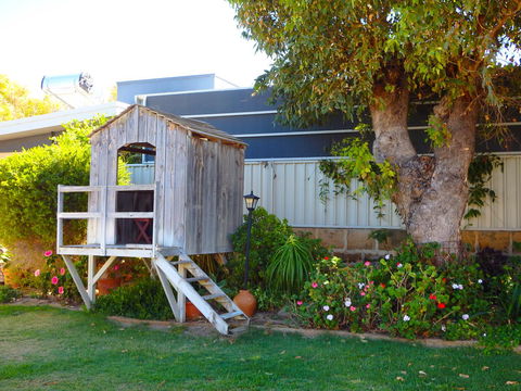 Lazy Lobster Holiday Units & Chalets - Accommodation Asia 21