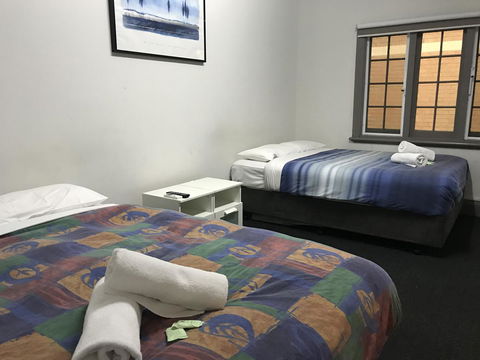 The Emperors Crown Hostel - Accommodation Asia 8